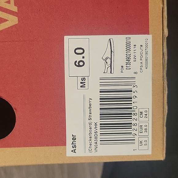 Vans - Picture 9 of 9